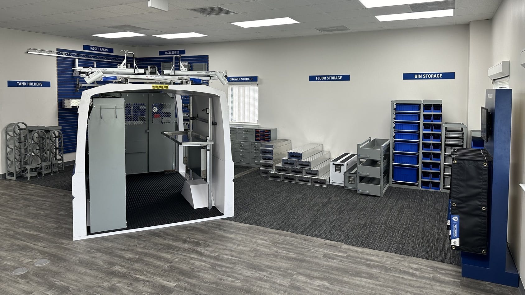 66c51922e9fb771d19c52b5e Houston Shoowroom Vanshell Low Res