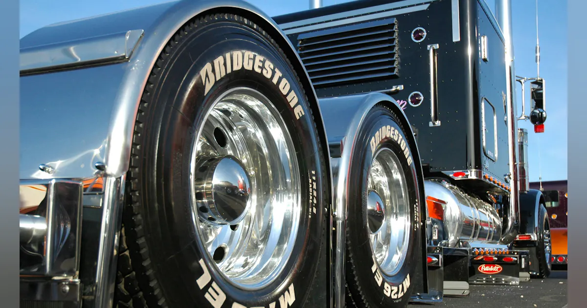 Streamlined Tires How small fleets can streamline their tire spec'ing | Fleet Maintenance