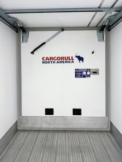 The new load-dividing bulkhead serves as a “separation wall”, significantly reducing air flow and thermal transfer between compartments to optimize thermal efficiency for partial loads. The new load-dividing bulkhead serves as a “separation wall”, significantly reducing air flow and thermal transfer between compartments to optimize thermal efficiency for partial loads.