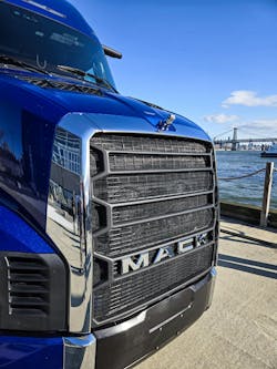 mack_pioneer_grille_bridge mack_pioneer_grille_bridge