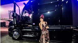 flapper_kiss_mack_pioneer flapper_kiss_mack_pioneer