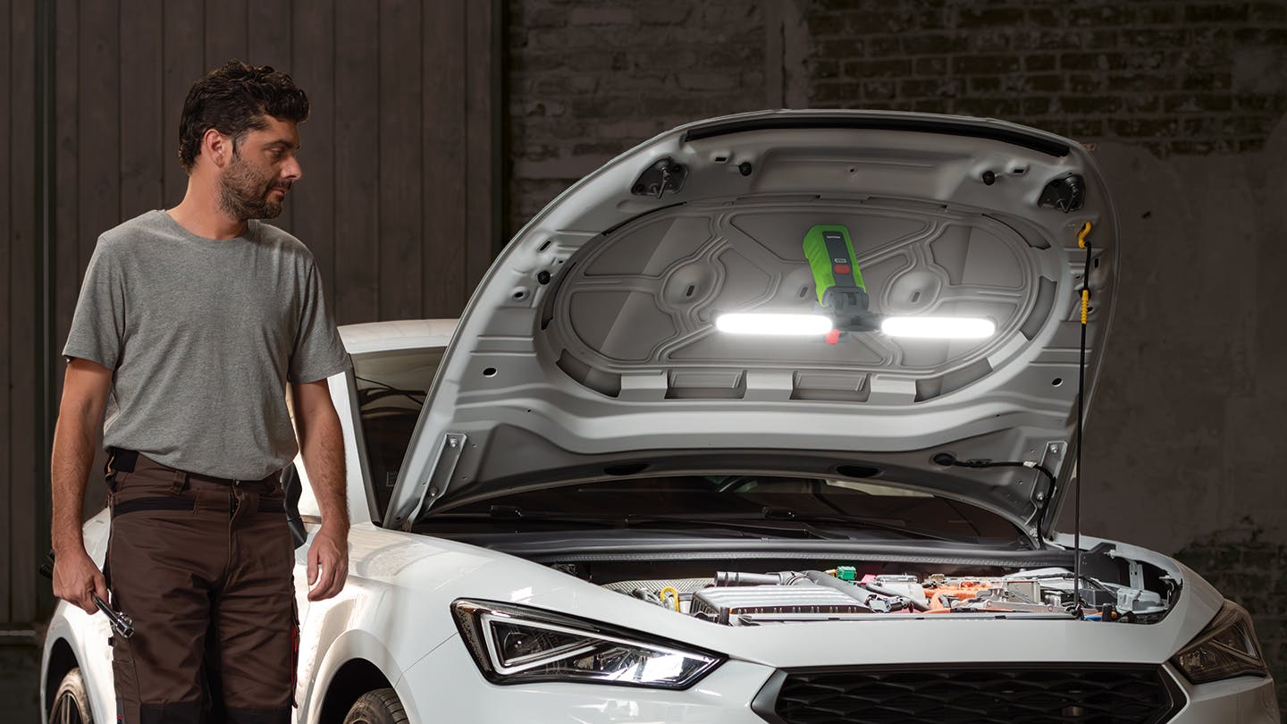 philipsxperion3000underbonnetledlight