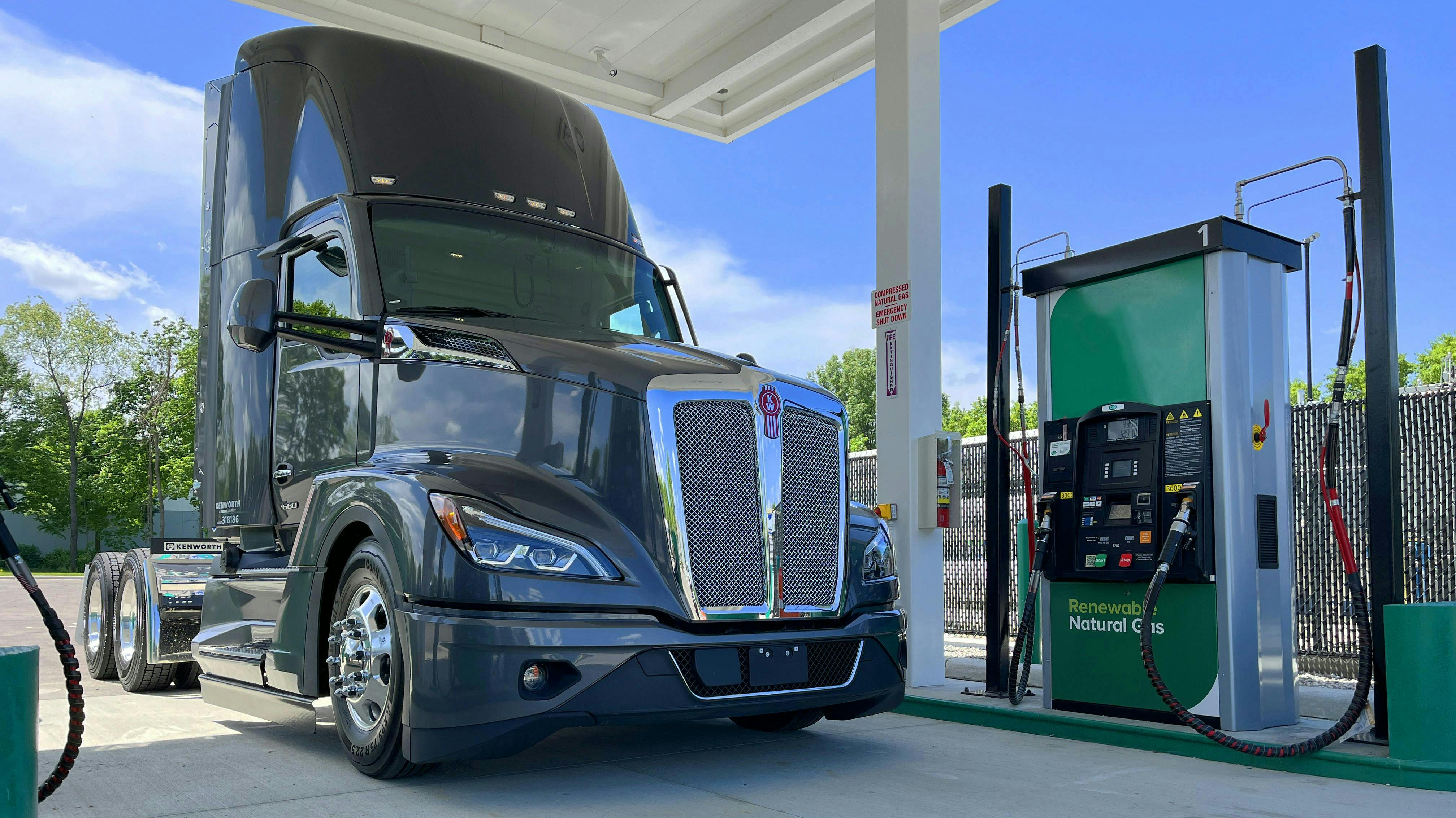 Kenworth has incorporated the Cummins X15N natural gas engine into its Kenworth T680.