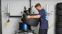 using_a_ranger_r980dp_tire_changer