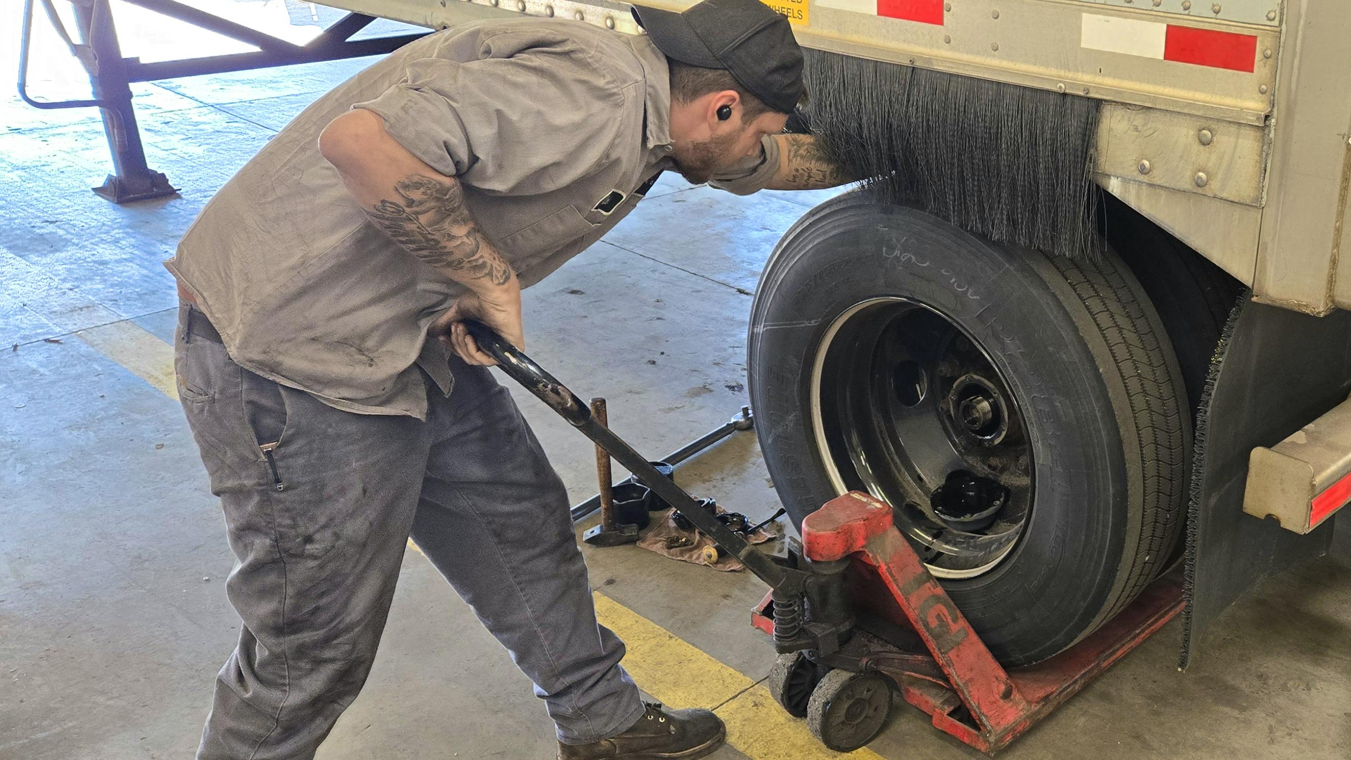 Trailer tire removal
