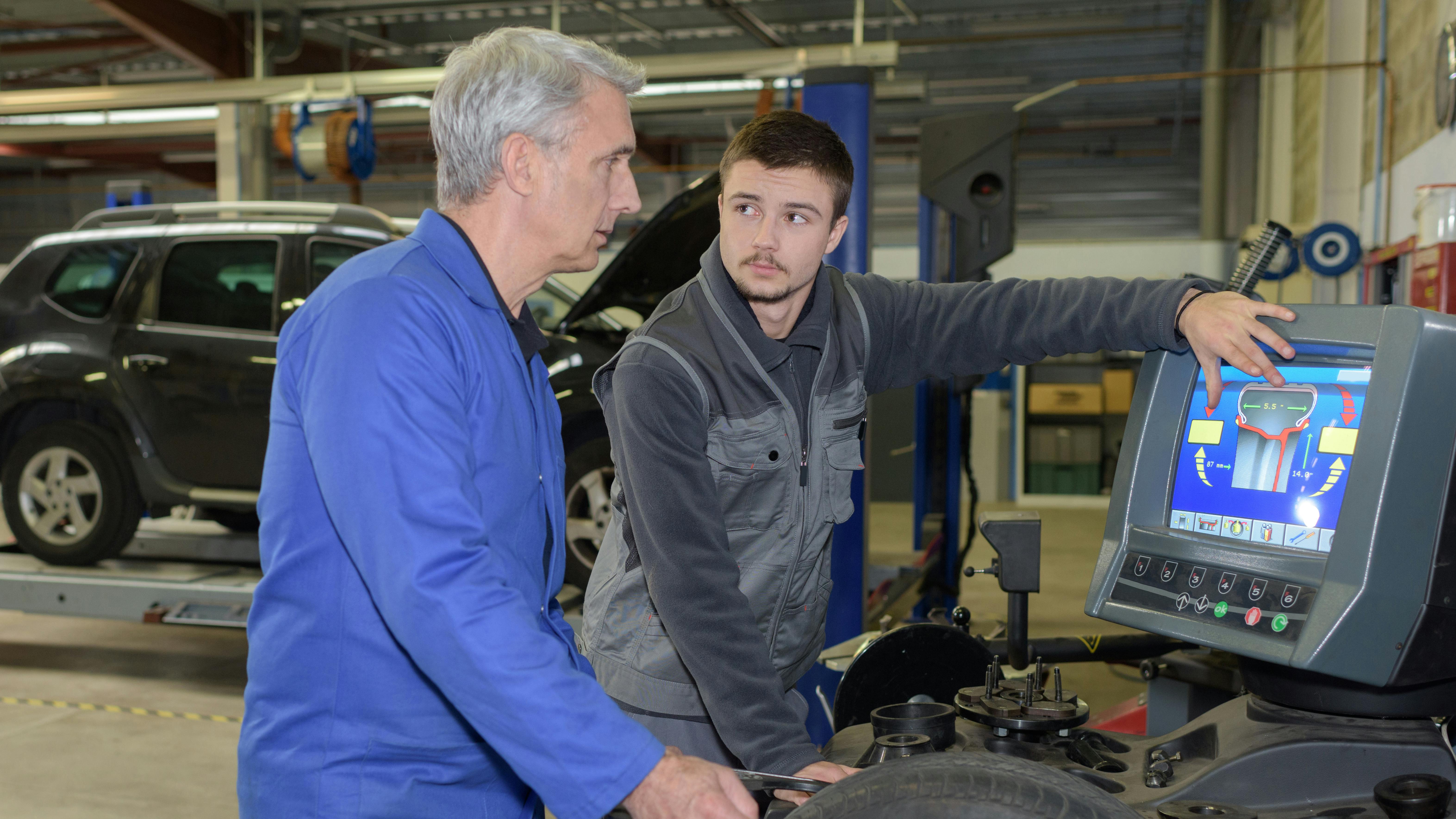 Student technician in the workshop