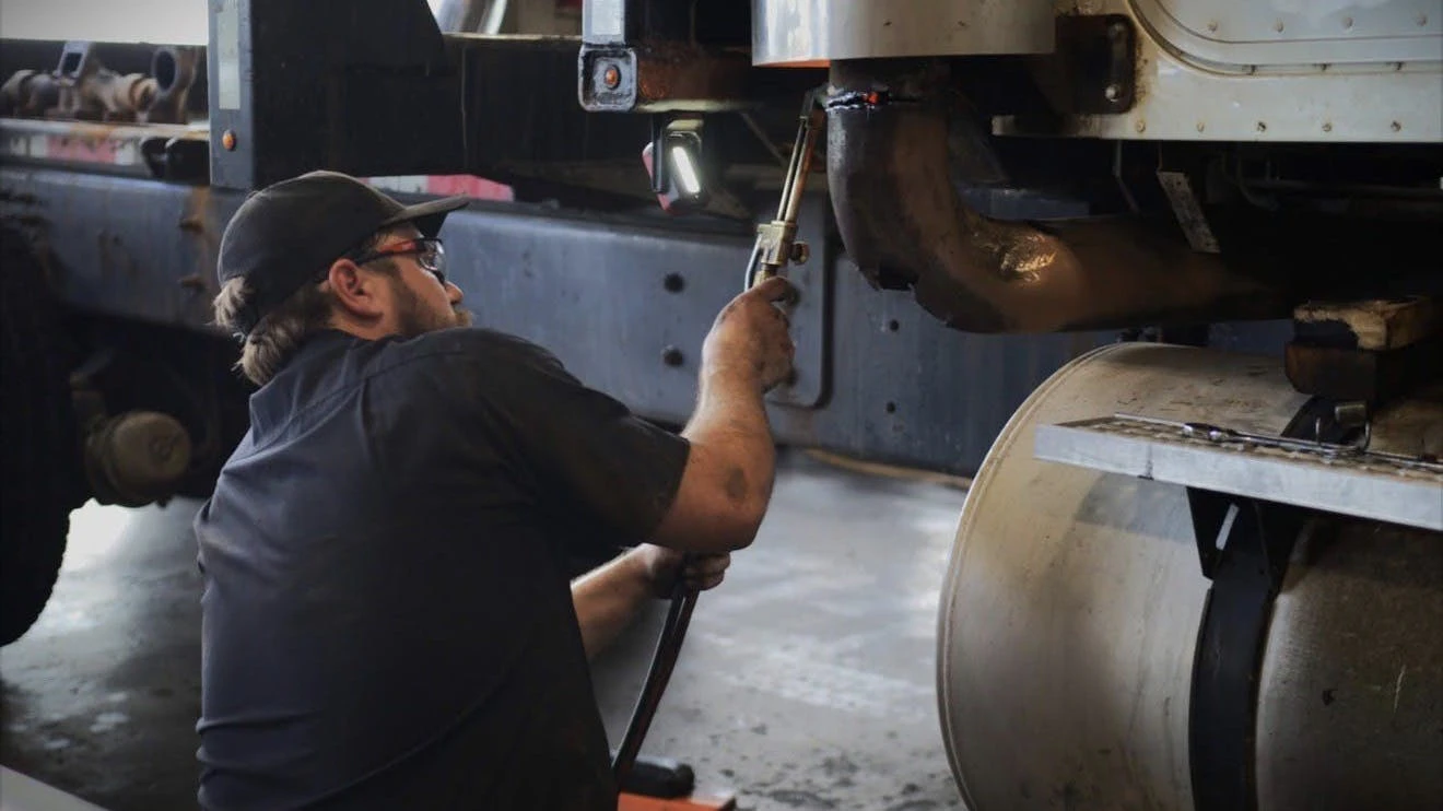 69b00c6d21585c1c68b7080b 699344d91b308d2b75196a3dkenworth Sales 3