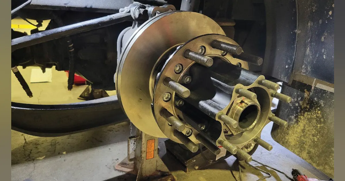 Single Rear Axle Cummins introduces service-friendly air disc brakes for heavy single ...