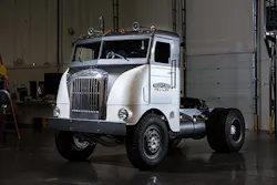 Freightliner’s Model 600 “Shovelnose”