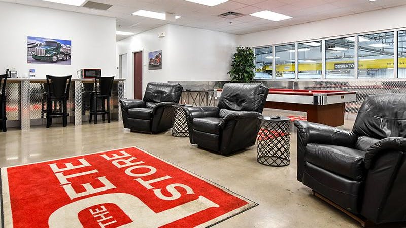 drivers_lounge_amenities_image_the_pete_store