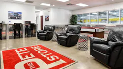 6a79e25c239de799e6e90304 Drivers Lounge Amenities Image The Pete Store