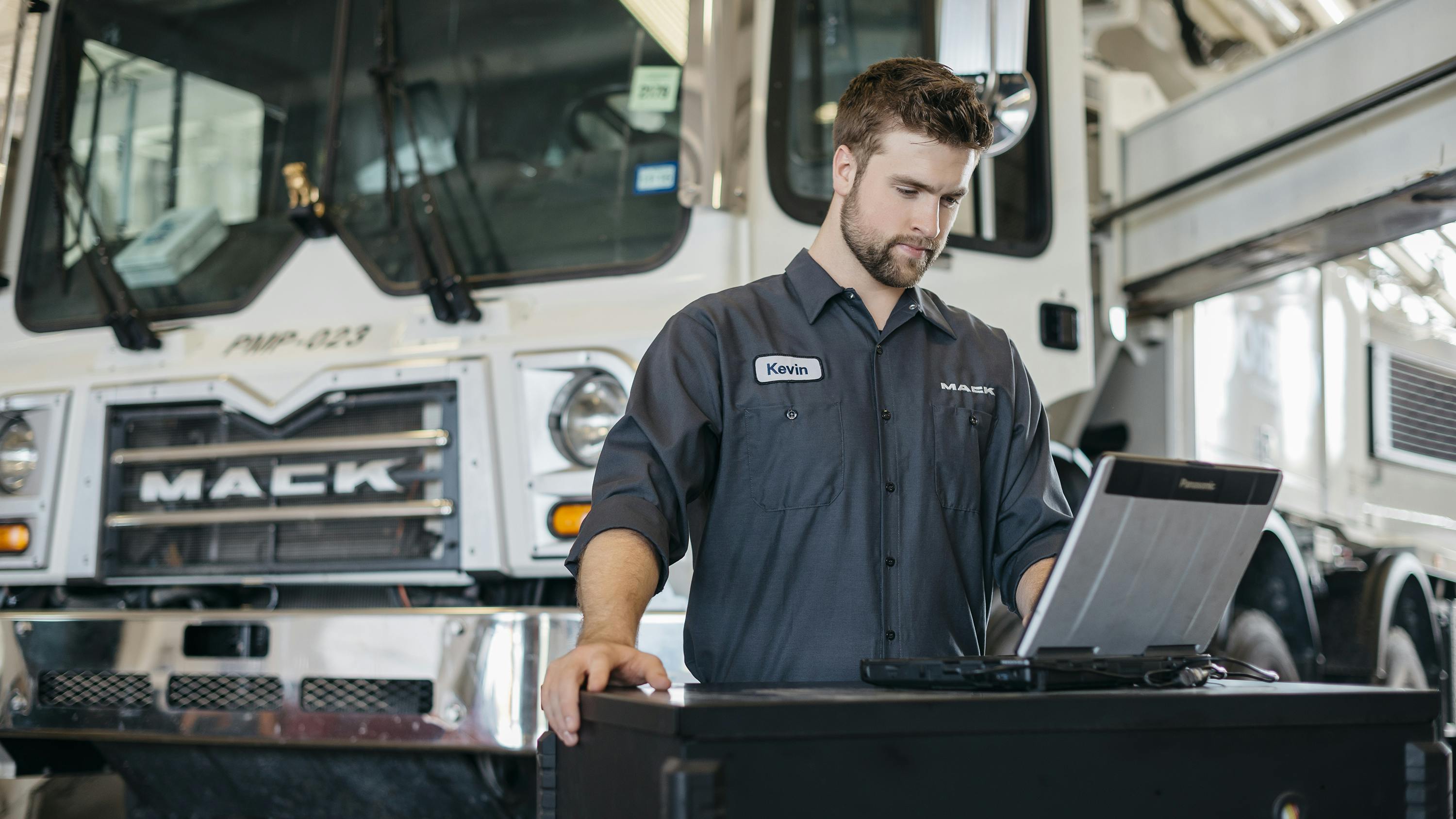 Mack Certified Uptime Dealers follow a well-defined repair process that maps a vehicle&rsquo;s journey from check-in and initial triage diagnostics to finished repair.