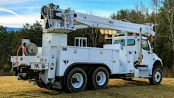 Altec models’ platform access step may separate from vehicle