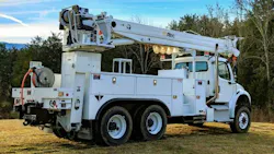 Altec Digger Derrick models’ front bumper may detach